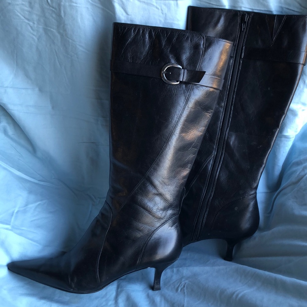 Size 9 Black Bandolino knee high boots.